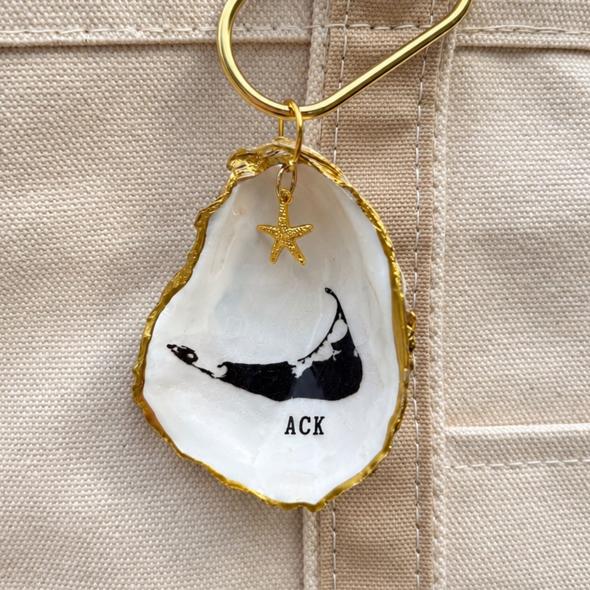 Oyster Shell Tote Bag Charm - Nantucket