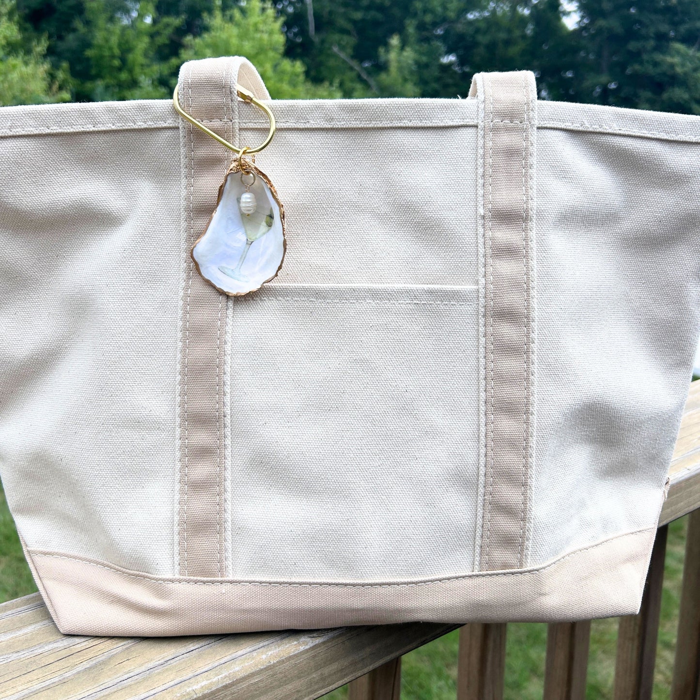 Oyster Shell Tote Bag Charm - Martini