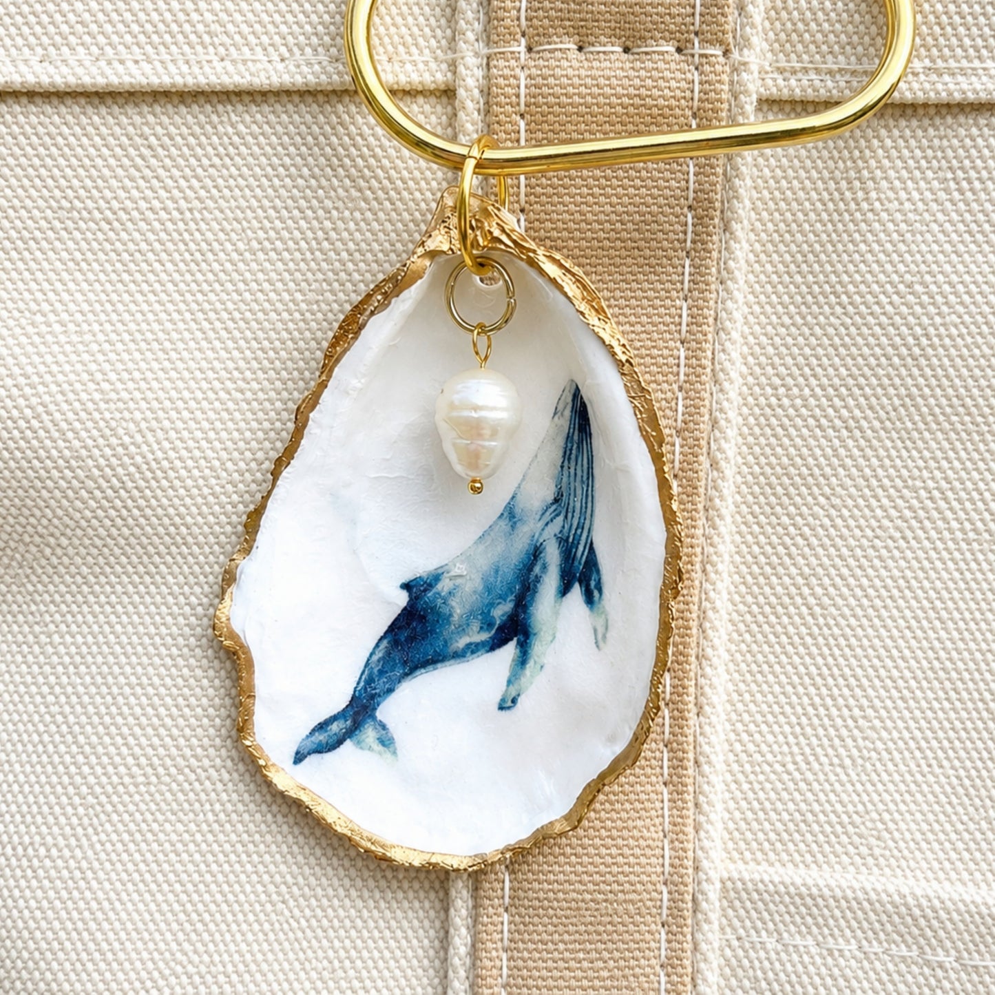 Oyster Shell Tote Bag Charm - Whale